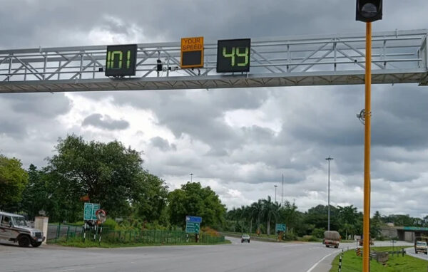 Speed detection Display and Traffic lights – Artistic India